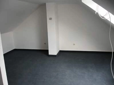 Spitzboden-Arbeitszimmer
