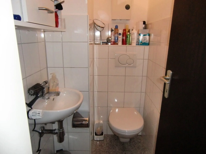 separates WC