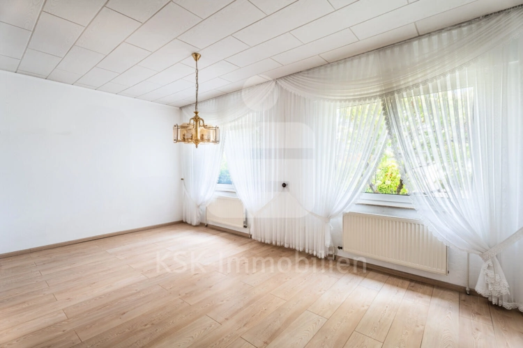 Erdgeschoss Zimmer