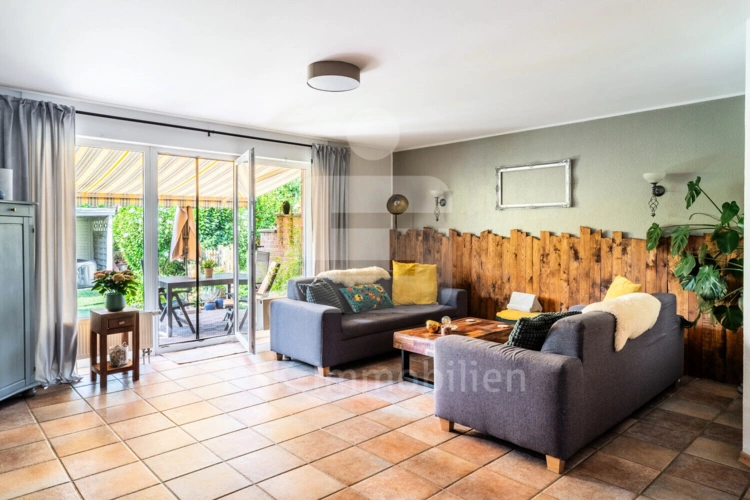 Wohnzimmer Erdgeschoss Bild 1