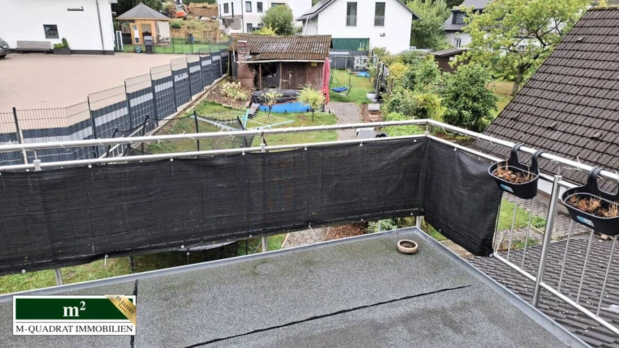 Balkon mit Blick in den Garten