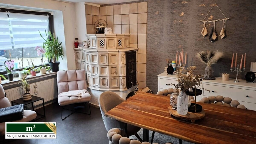 Wohnzimmer mit Kamin