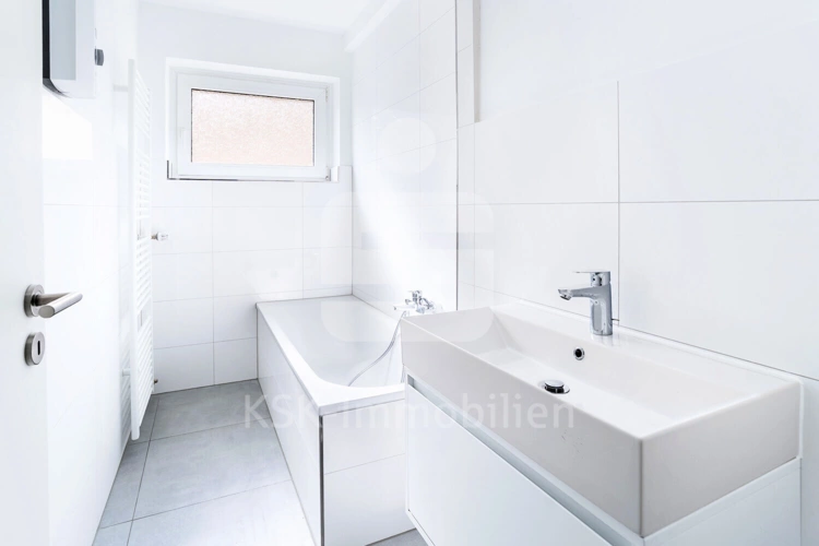 Badezimmer Obergeschoss Schützheider Weg 33
