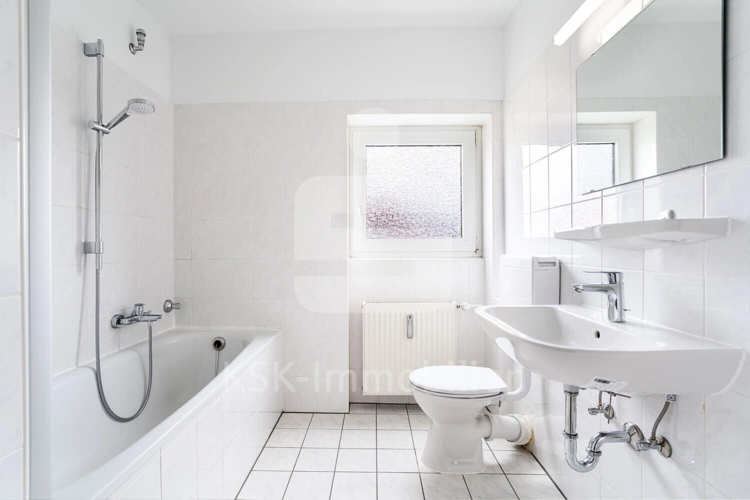 Badezimmer Dachgeschoss Schützheider Weg 33