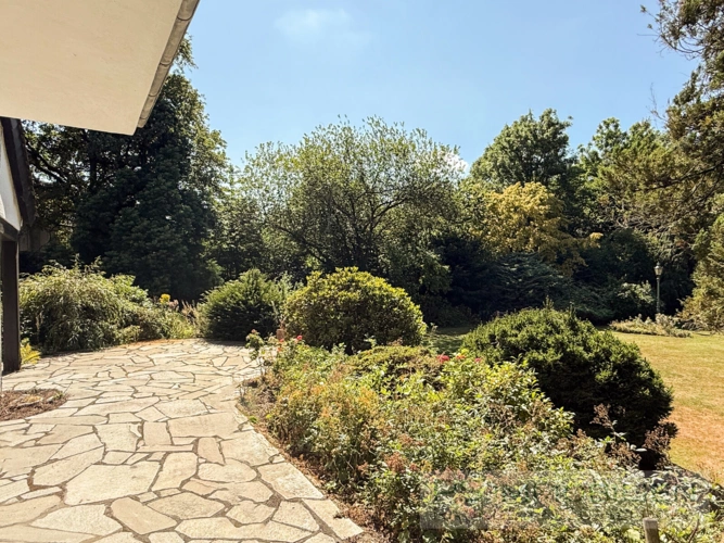 Halbüberdachte Terrasse