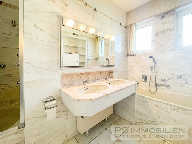 En-suite-Badezimmer EG