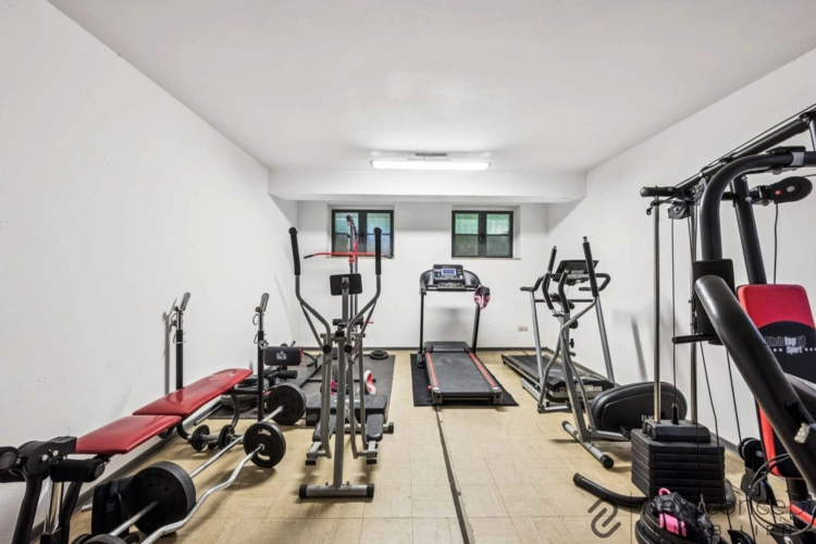 Fitnessraum im Keller