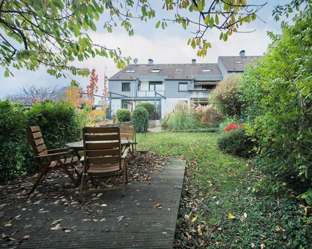 Haus vom Garten aus