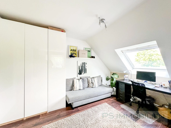 Schlafzimmer 1