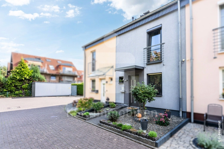 Straßenansicht