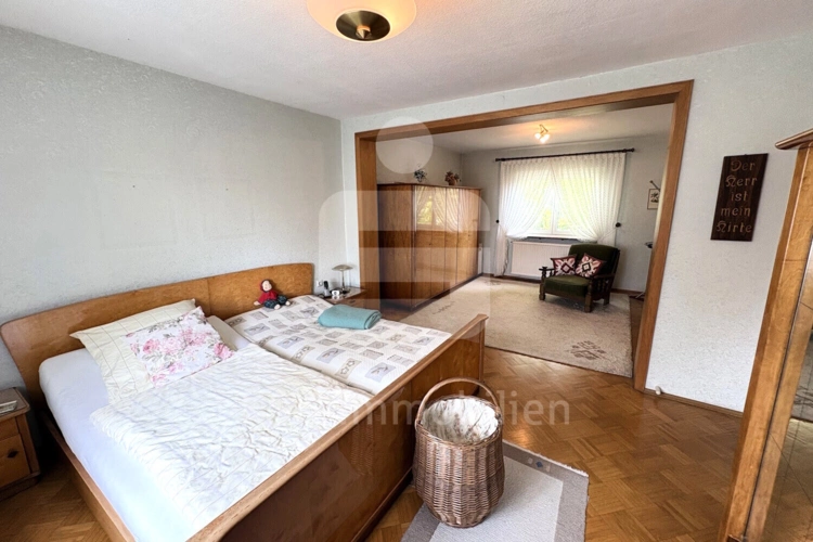 Schlafzimmer 1
