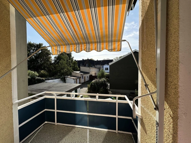 Balkon mit Markise