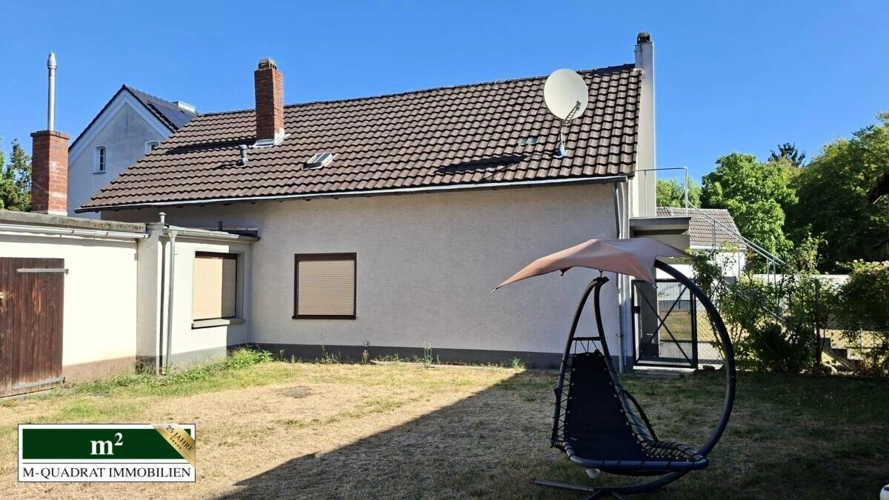 Bungalow und Innenhof
