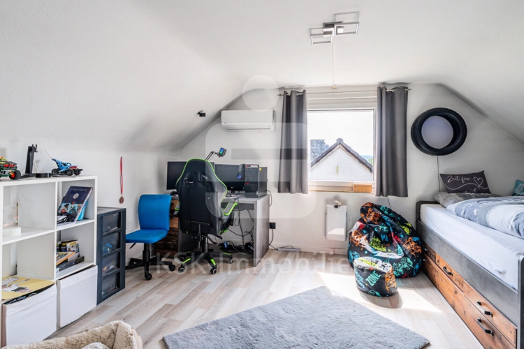 Kinderzimmer Dachgeschoss