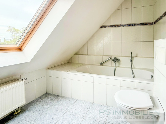 Badezimmer mit Badewanne