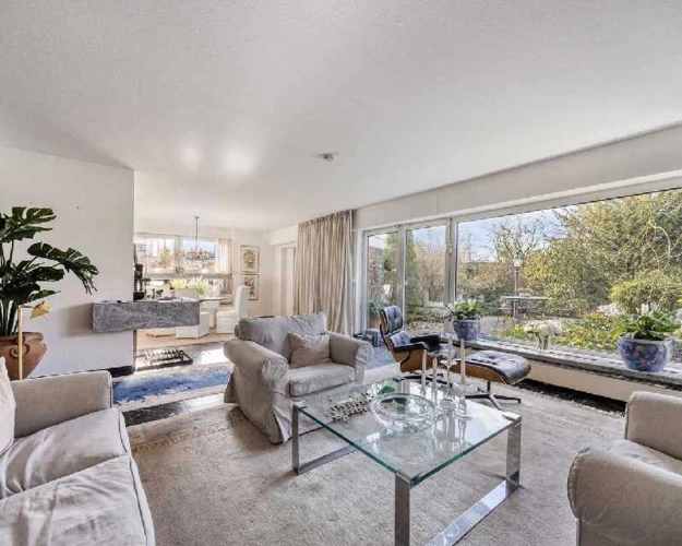Wohnzimmer (EG)