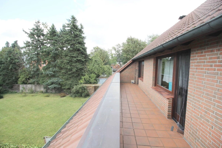 Großer Balkon OG