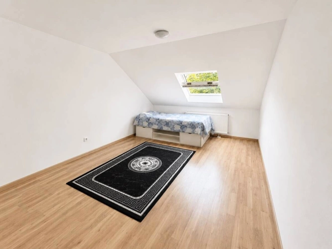 Schlafzimmer DG