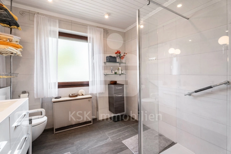 1. Zwischengeschoss Badezimmer