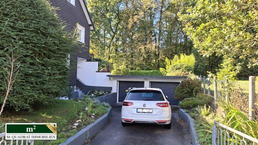 Zufahrt zu den Garagen