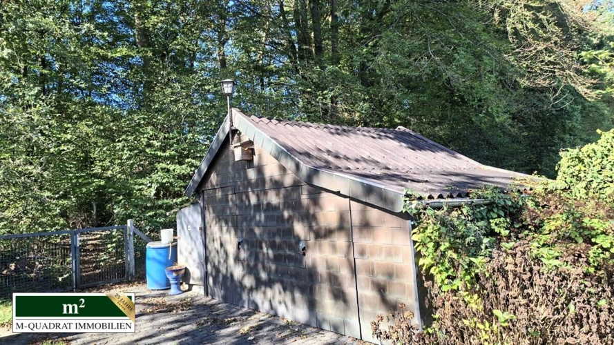 Gartenhaus und Zugang zum Wald