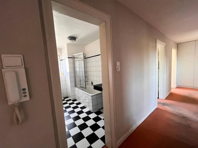 Blick ins Badezimmer