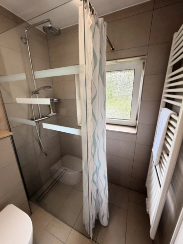 Bodentiefe Dusche im OG