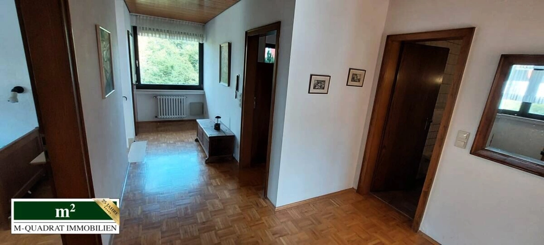 Blick Schlafzimmer und Badezimmer