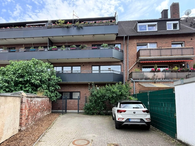 Stellplatz, Rückansicht