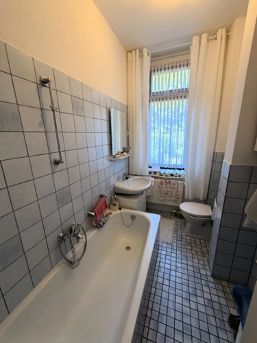 Badezimmer mit Wanne