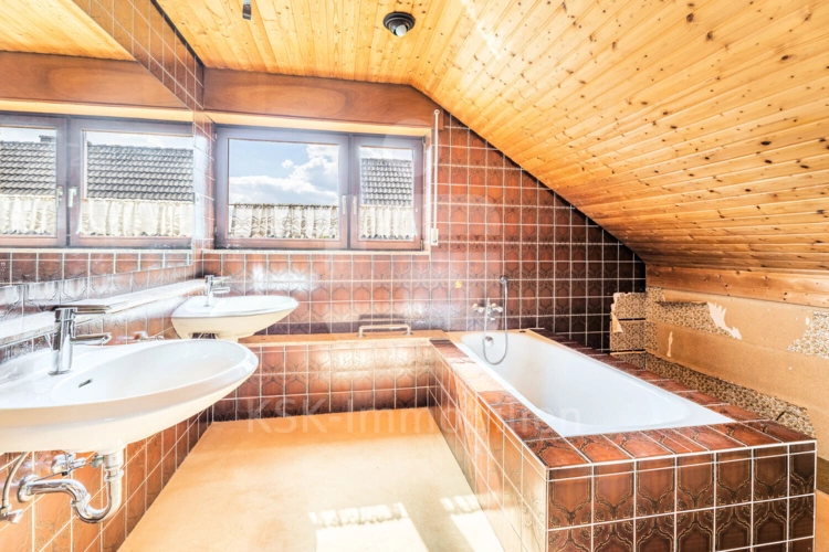 Dachgeschoss Badezimmer