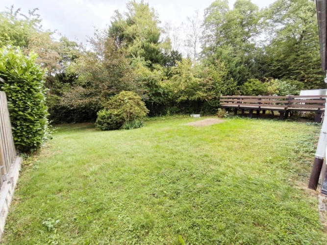 mit schönem Garten