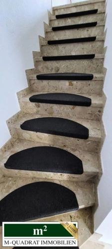 Hochwertige Marmortreppe ins 1.OG