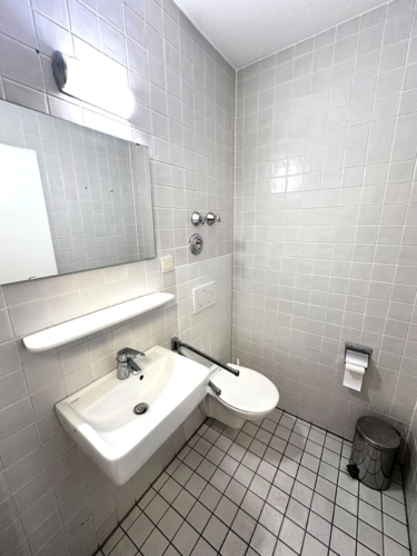separates WC
