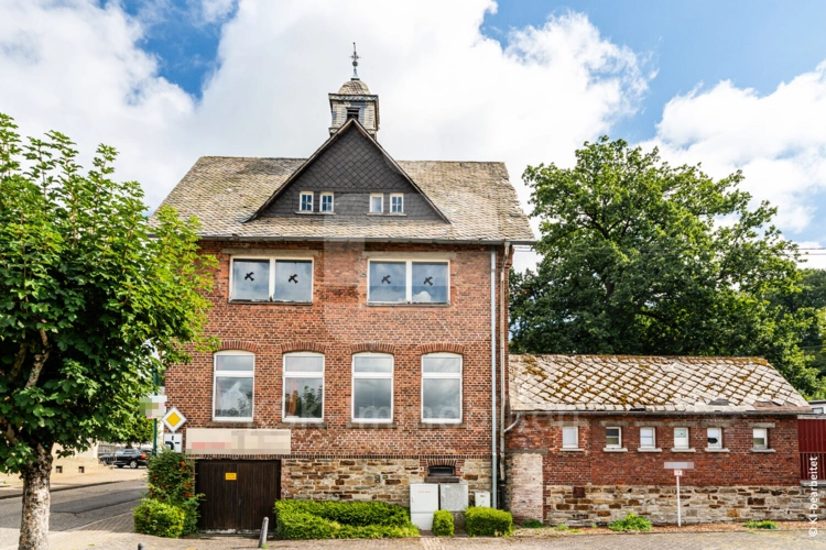 Außenaufnahme Schule