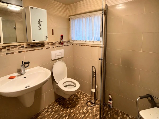Badezimmer KG