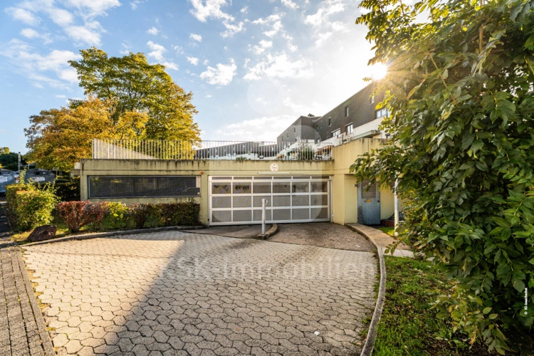 Tiefgaragenzufahrt