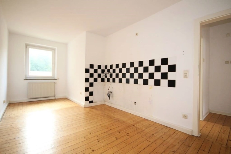 Beispielwohnung 98 - 100 Küche mit Dielenboden