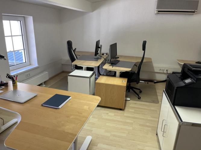 1. Etage - möblierte Ansicht - c) Büro Chefzimmer