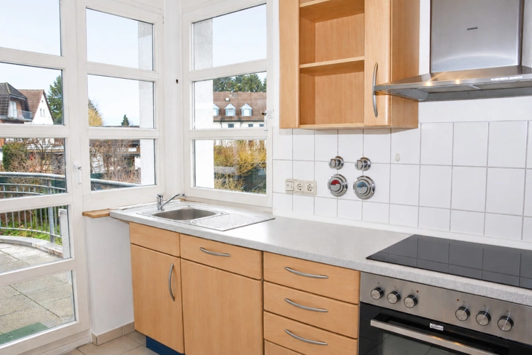 Küche mit Zugang Balkon