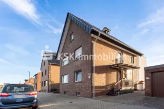 Ihr Renditepaket in Elsdorf Bungalow und Zweifamilienhaus mit freier Einheit!