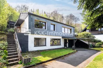 Einfamilienhaus mit Einliegerwohnung und Aussicht!