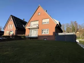 Zweifamilienhaus mit großem Garten und Ausbaupotenzial in Nettetal