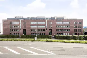 Ratingen-West: Moderne Büroflächen mit Dachterrasse in Flughafennähe