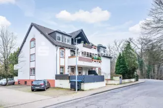 Gepflegte Erdgeschosswohnung mit Terrasse in Bergisch Gladbach - Refrath.