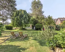 Ein Familiennest direkt am Wasser - Reihenhaus mit Garage im Grachtenviertel