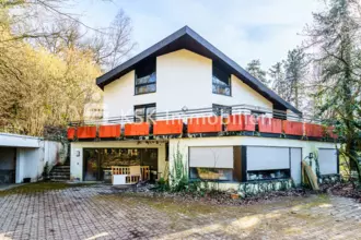 Einfamilienhaus auf waldähnlichem Grundstück mit viel Privatsphäre und Potenzial...