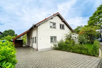 Viel Platz, moderne Technik und liebevolle Details Ihr neues Zuhause in bevorzug...