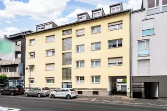 Modernisierte 3-Zimmer-Dachgeschosswohnung in Siegburg Zentrum!