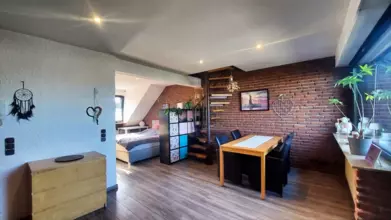 *** Charmante Dachgeschosswohnung mit Balkon und ausgebautem Spitzboden ***